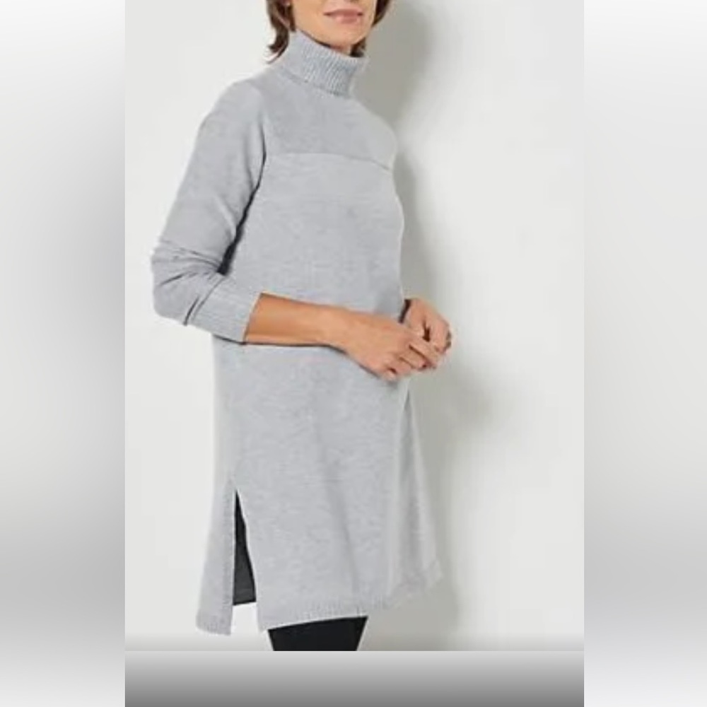 Modern Soul comfort yarn turtleneck tunic sweater.  Size small